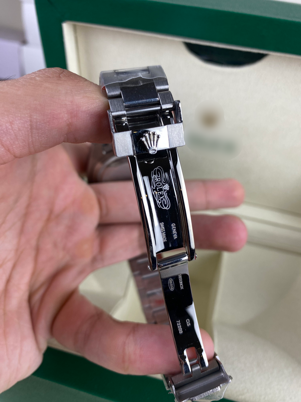 Rolex GMT-Master II “Batman” – Iconic Dual-Time Luxury
