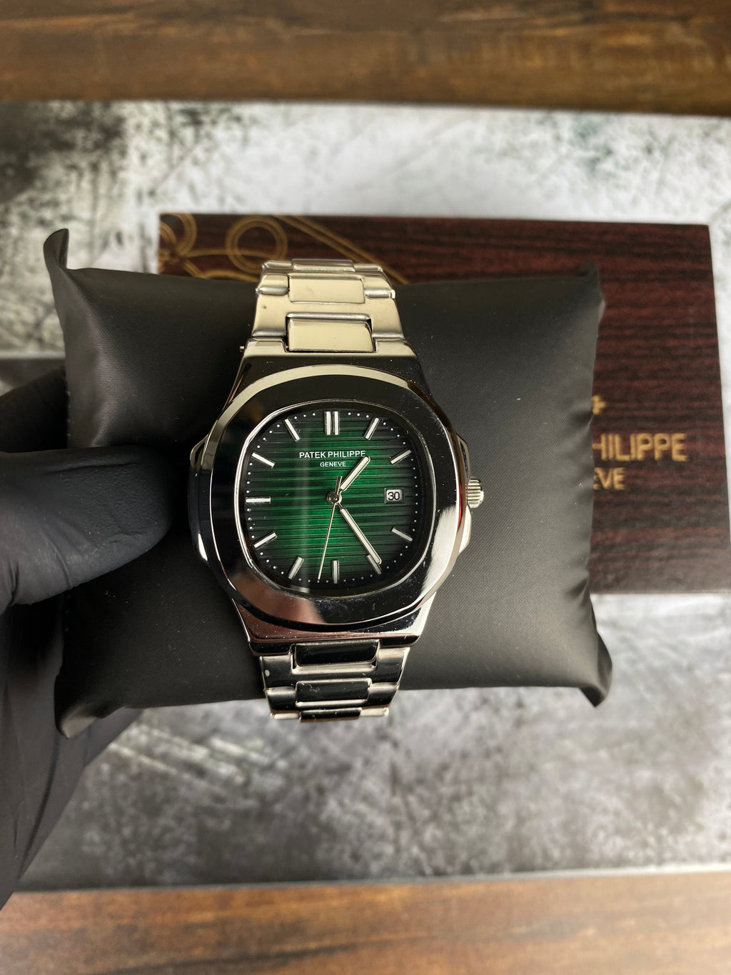 PP – Emerald Green Horizontal Dial