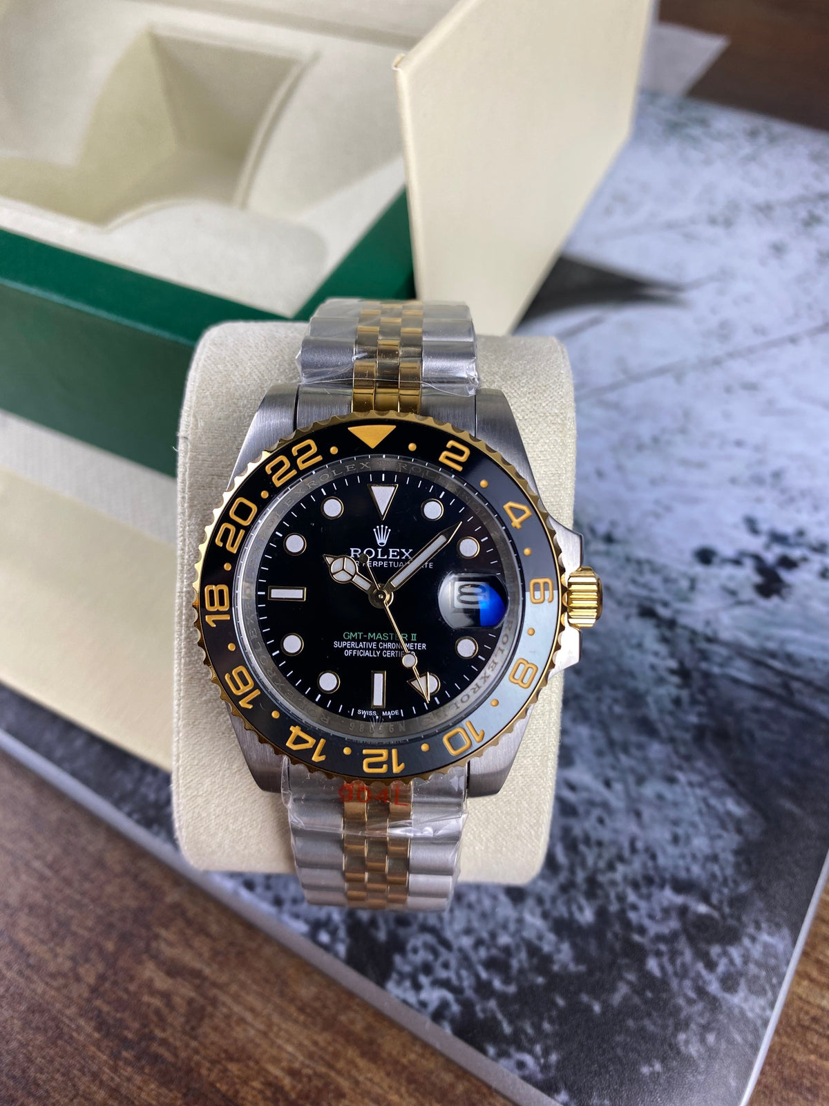 RLX TWO-TONE GMT MASTER – CLASSIC EXECUTIVE TIMEPIECE