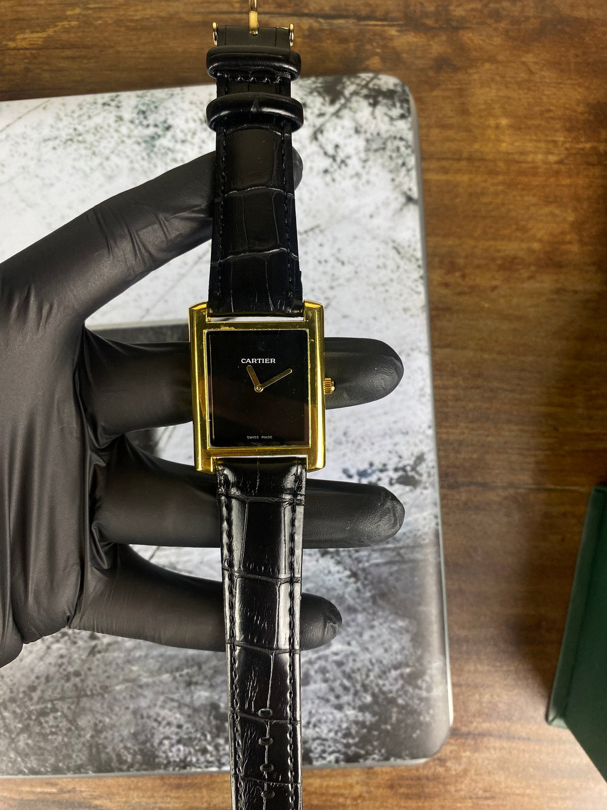 ⌚ CARTIER TANK CLASSIC – BLACK DIAL GOLD EDITION